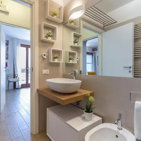 Apartment House Of Paintings By Tuscanywego *