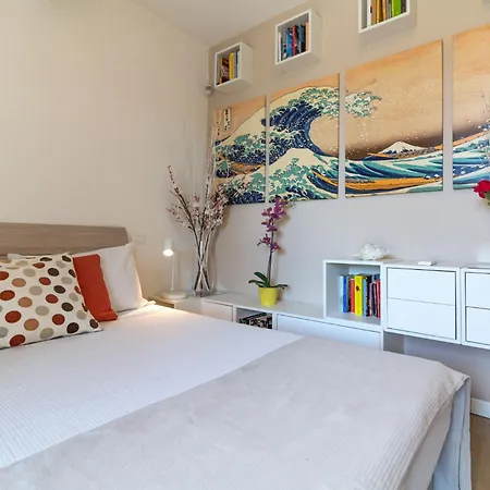 House Of Paintings By Tuscanywego Apartment