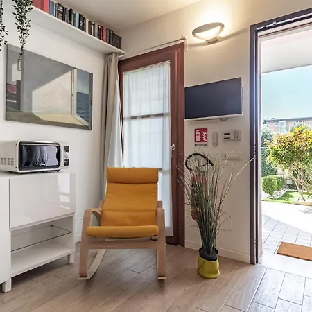 House Of Paintings By Tuscanywego Apartment