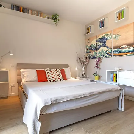 Apartment House Of Paintings By Tuscanywego